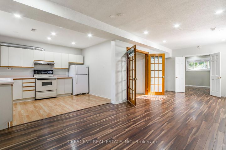 Photo 35 at 42 Boreham Circle, Snelgrove, Brampton