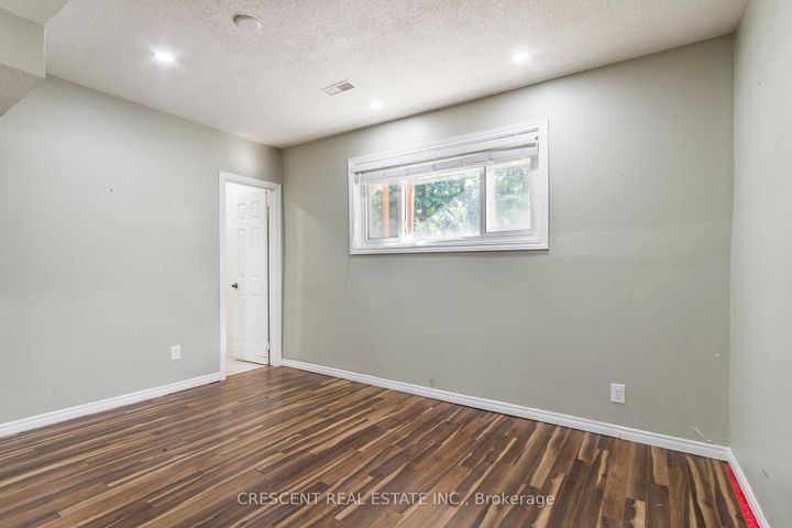 Photo 37 at 42 Boreham Circle, Snelgrove, Brampton
