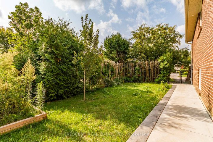 Photo 45 at 42 Boreham Circle, Snelgrove, Brampton