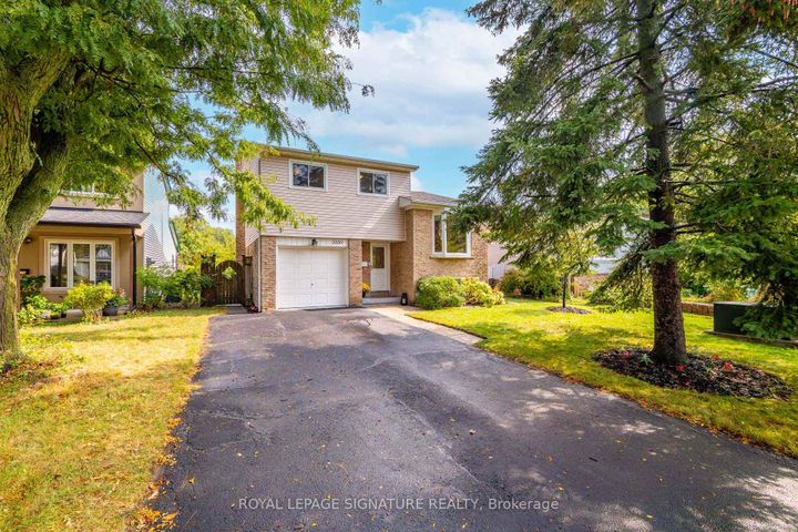 Photo 2 at 3330 Kings Masting Crescent, Erin Mills, Mississauga