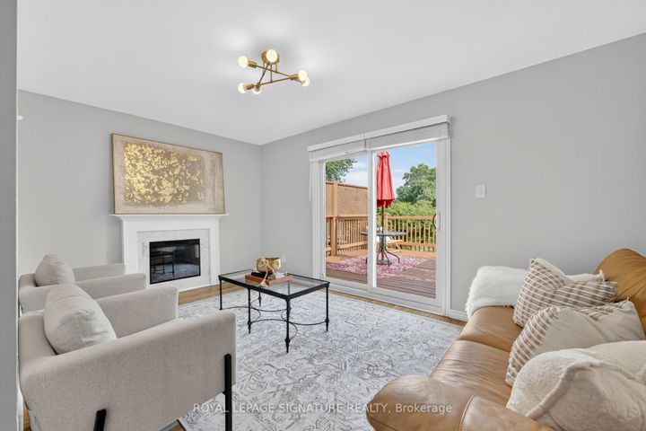Photo 7 at 3330 Kings Masting Crescent, Erin Mills, Mississauga