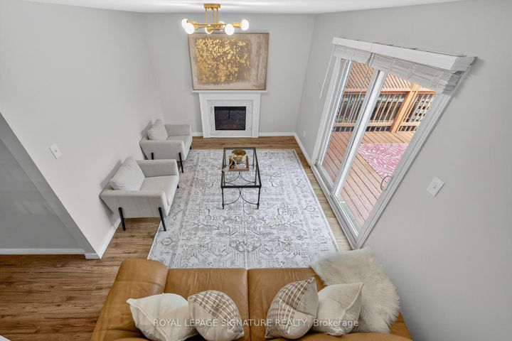 Photo 9 at 3330 Kings Masting Crescent, Erin Mills, Mississauga