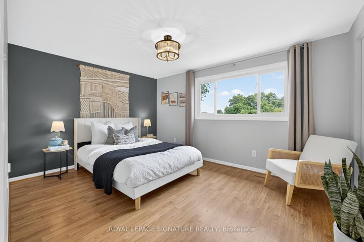 Photo 25 at 3330 Kings Masting Crescent, Erin Mills, Mississauga
