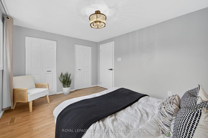 Photo 26 at 3330 Kings Masting Crescent, Erin Mills, Mississauga
