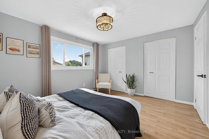 Photo 27 at 3330 Kings Masting Crescent, Erin Mills, Mississauga