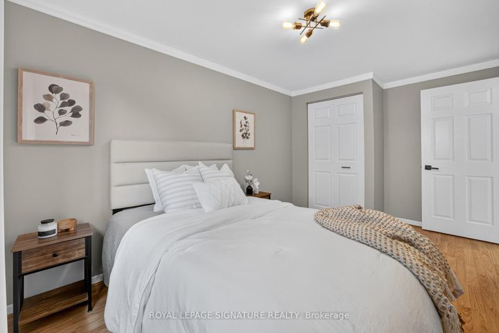 Photo 32 at 3330 Kings Masting Crescent, Erin Mills, Mississauga
