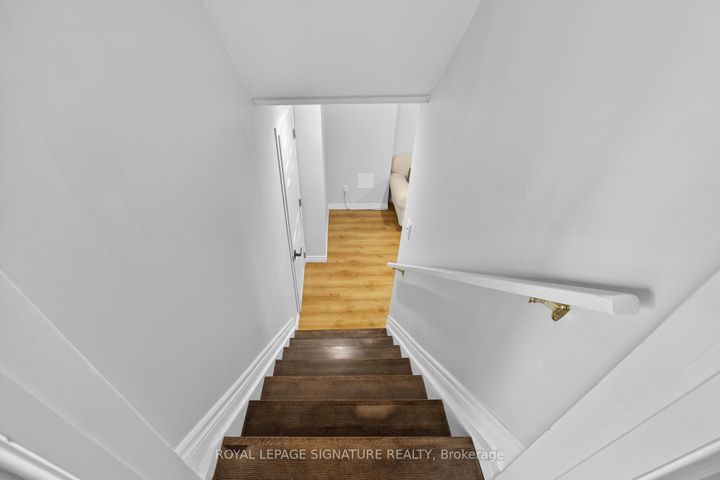 Photo 35 at 3330 Kings Masting Crescent, Erin Mills, Mississauga