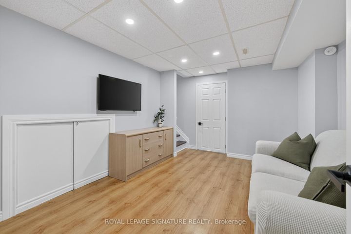 Photo 37 at 3330 Kings Masting Crescent, Erin Mills, Mississauga