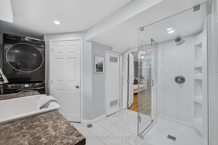 Photo 41 at 3330 Kings Masting Crescent, Erin Mills, Mississauga