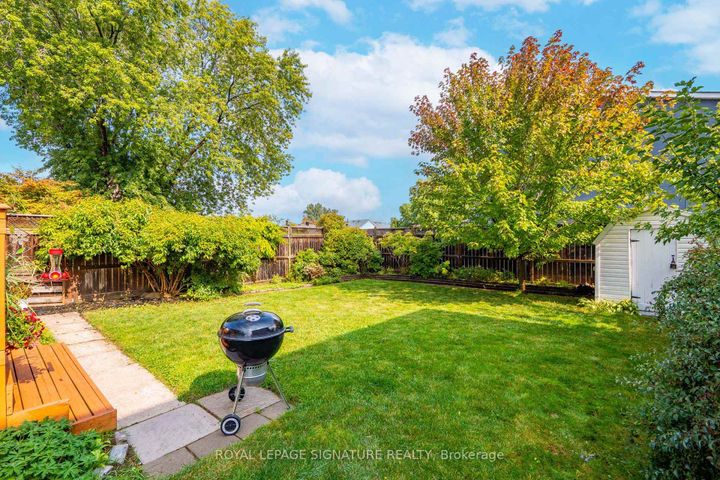 Photo 44 at 3330 Kings Masting Crescent, Erin Mills, Mississauga