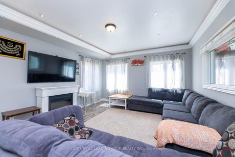 Photo 5 at 13286 Dufferin Street, King City, King