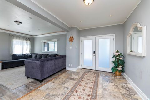 Photo 6 at 13286 Dufferin Street, King City, King
