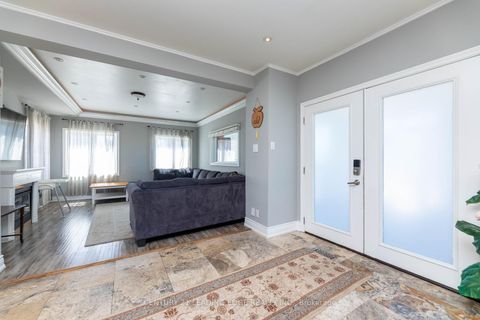 Photo 7 at 13286 Dufferin Street, King City, King