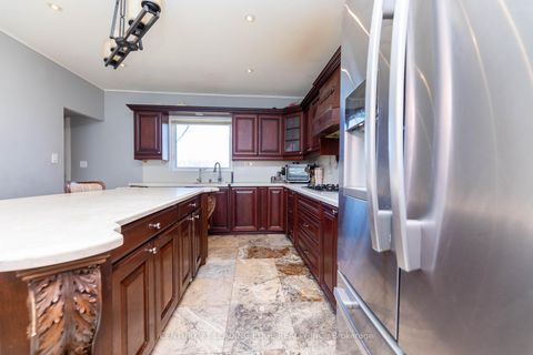 Photo 12 at 13286 Dufferin Street, King City, King