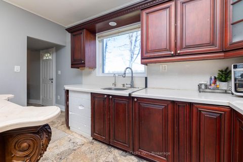 Photo 13 at 13286 Dufferin Street, King City, King