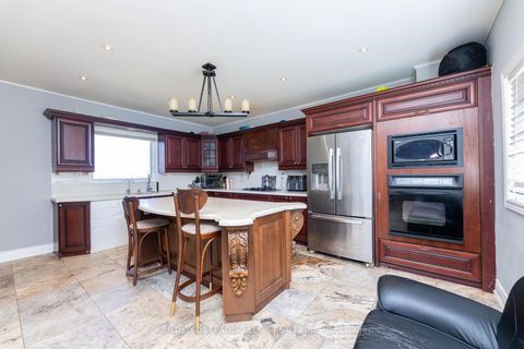 Photo 14 at 13286 Dufferin Street, King City, King