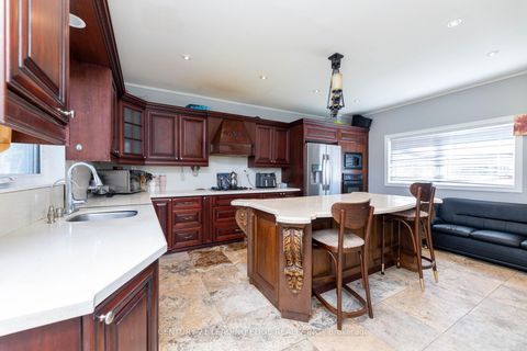 Photo 15 at 13286 Dufferin Street, King City, King