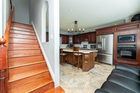 Photo 20 at 13286 Dufferin Street, King City, King