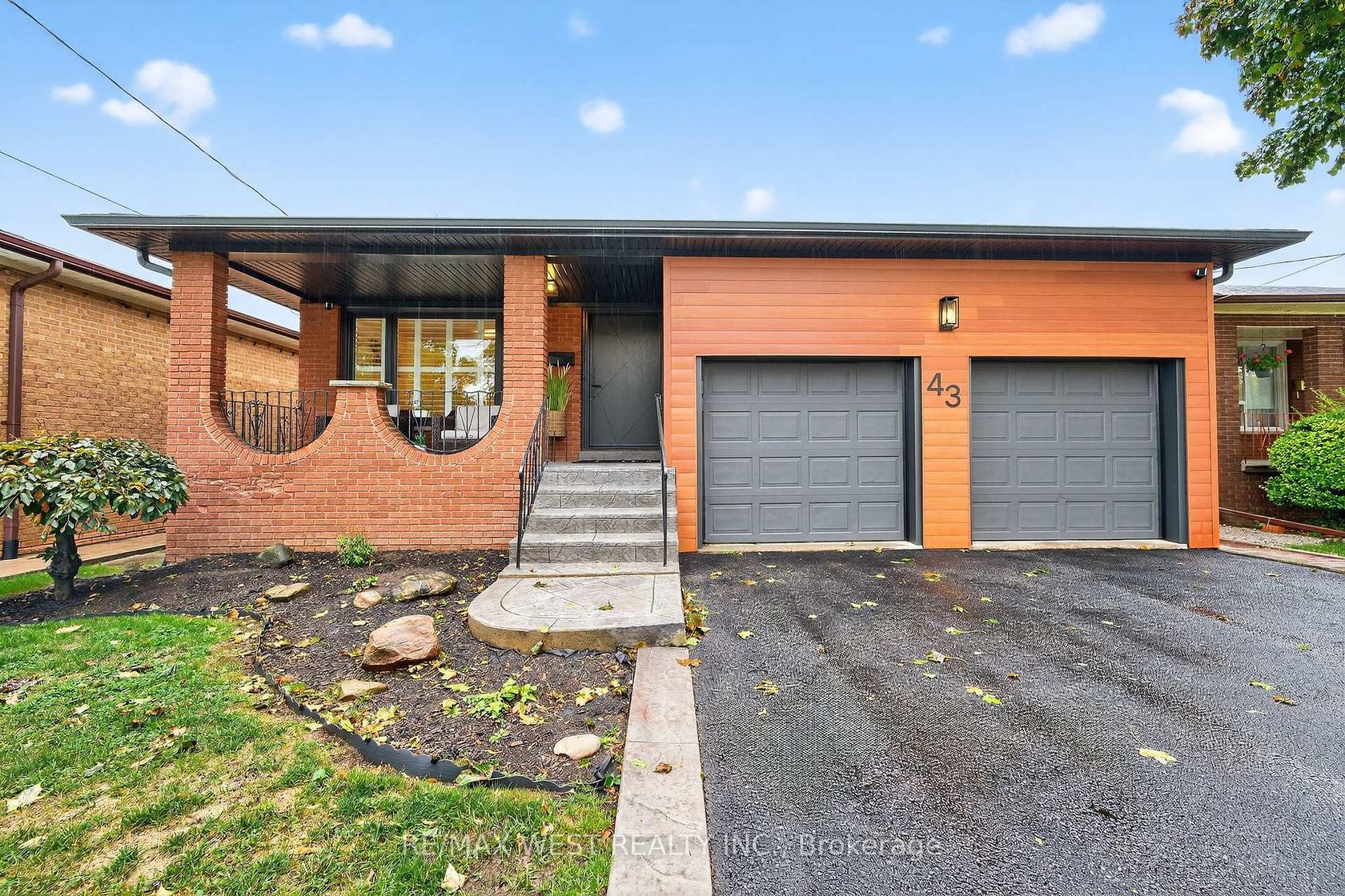 43 St Georges Boulevard, The Westway, Toronto 