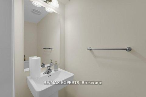 Photo 6 at 87 De La Roche Drive N, Vellore Village, Vaughan