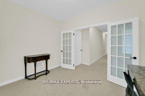 Photo 8 at 87 De La Roche Drive N, Vellore Village, Vaughan
