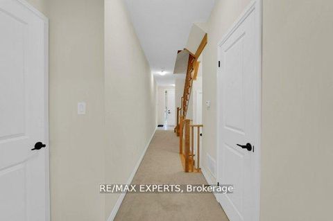 Photo 10 at 87 De La Roche Drive N, Vellore Village, Vaughan