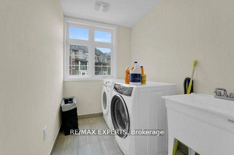Photo 11 at 87 De La Roche Drive N, Vellore Village, Vaughan