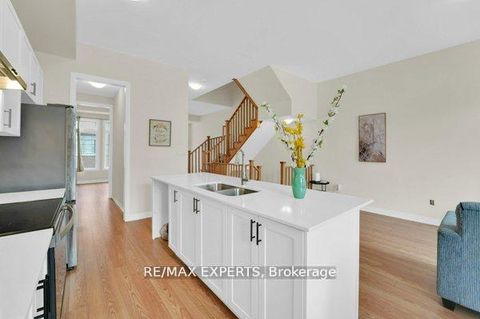 Photo 19 at 87 De La Roche Drive N, Vellore Village, Vaughan