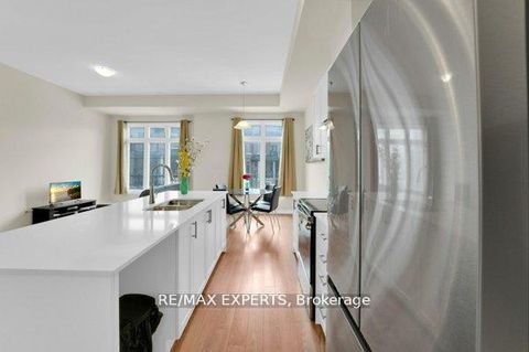 Photo 20 at 87 De La Roche Drive N, Vellore Village, Vaughan