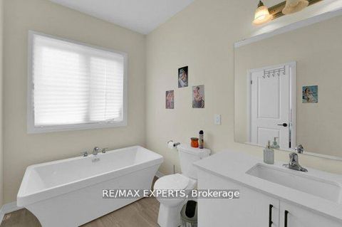 Photo 39 at 87 De La Roche Drive N, Vellore Village, Vaughan