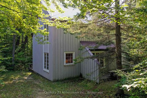 Photo 1 at 6 Cerberus Trail, Devil's Glen, Clearview