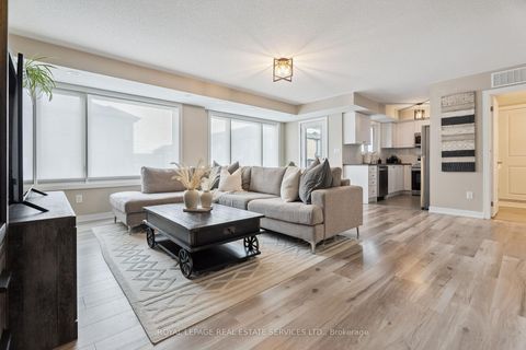 Photo 1 at 115 Appletree Lane, Shore, Barrie