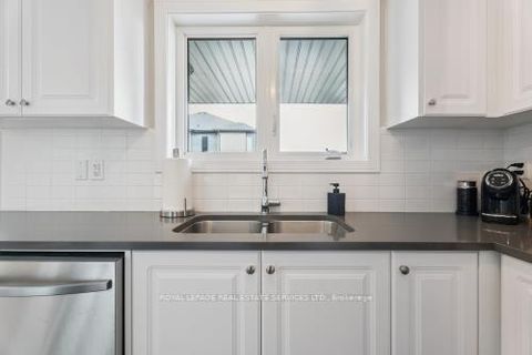 Photo 6 at 115 Appletree Lane, Shore, Barrie
