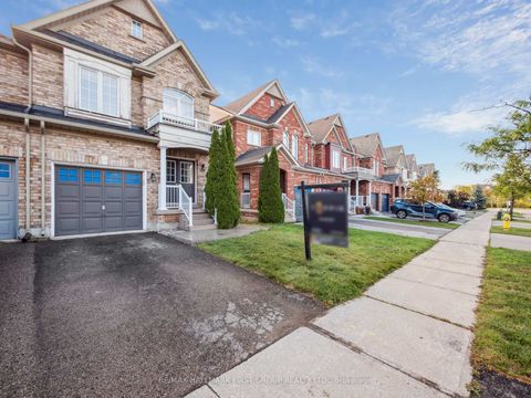 Photo 2 at 20 Crestbank Court, Rural Vaughan, Vaughan