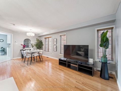 Photo 12 at 20 Crestbank Court, Rural Vaughan, Vaughan