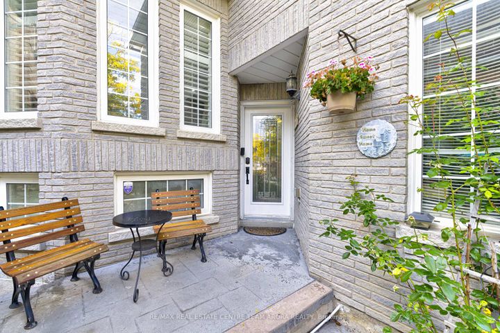 Photo 3 at 3 Sweet Briar Lane, Snelgrove, Brampton