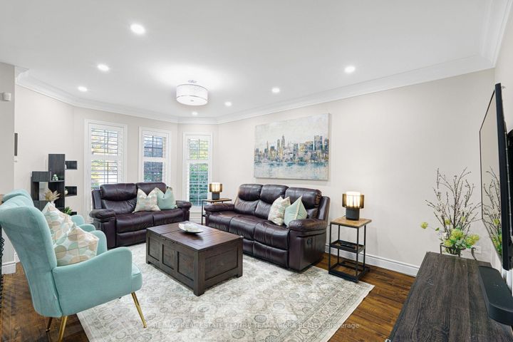 Photo 7 at 3 Sweet Briar Lane, Snelgrove, Brampton
