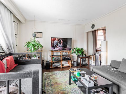 Photo 3 at 25 Windermere Avenue, Swansea, Toronto