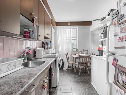 Photo 5 at 25 Windermere Avenue, Swansea, Toronto