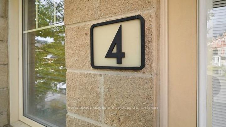 Photo 4 at 4 - 5050 Intrepid Drive, Churchill Meadows, Mississauga