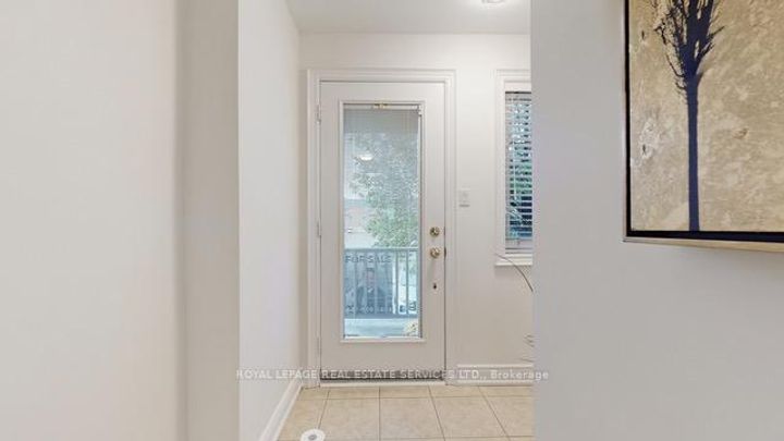 Photo 5 at 4 - 5050 Intrepid Drive, Churchill Meadows, Mississauga