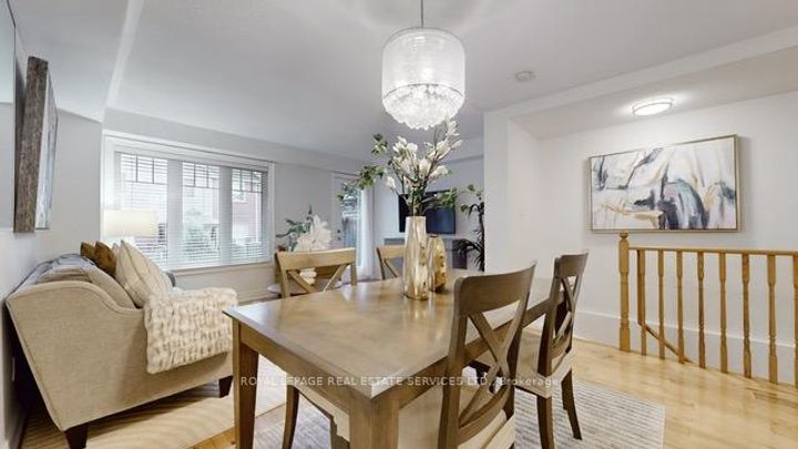 Photo 10 at 4 - 5050 Intrepid Drive, Churchill Meadows, Mississauga