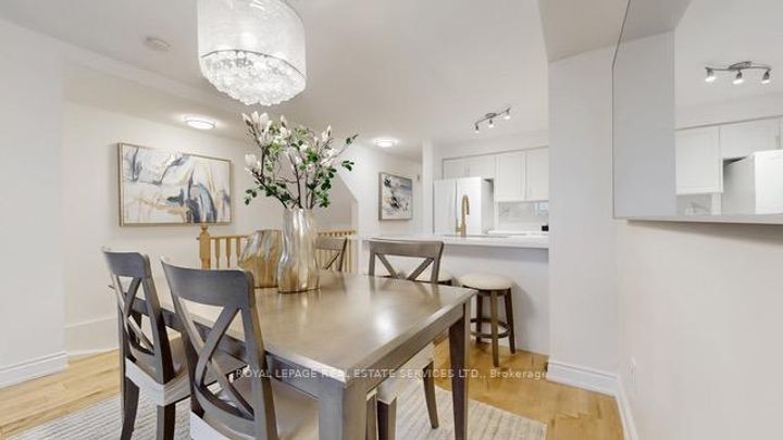Photo 11 at 4 - 5050 Intrepid Drive, Churchill Meadows, Mississauga