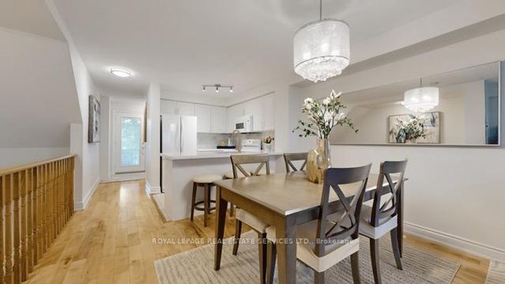Photo 12 at 4 - 5050 Intrepid Drive, Churchill Meadows, Mississauga