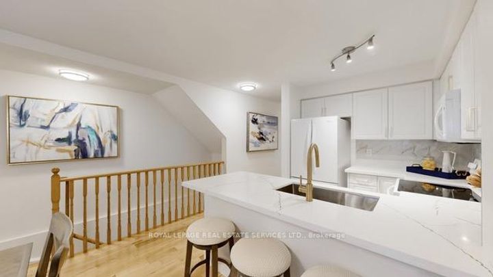 Photo 13 at 4 - 5050 Intrepid Drive, Churchill Meadows, Mississauga