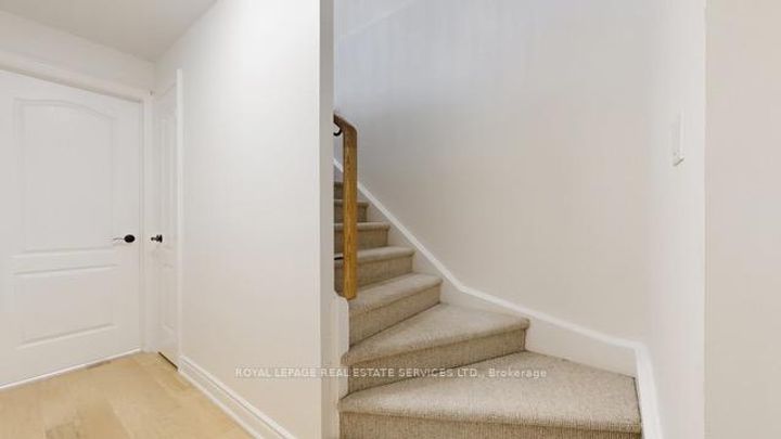 Photo 16 at 4 - 5050 Intrepid Drive, Churchill Meadows, Mississauga