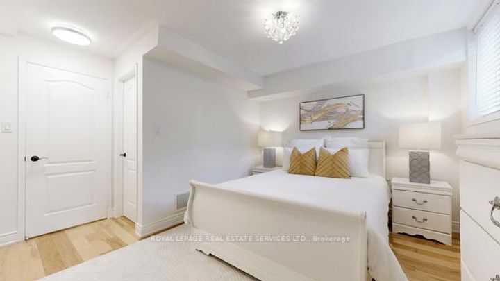 Photo 19 at 4 - 5050 Intrepid Drive, Churchill Meadows, Mississauga