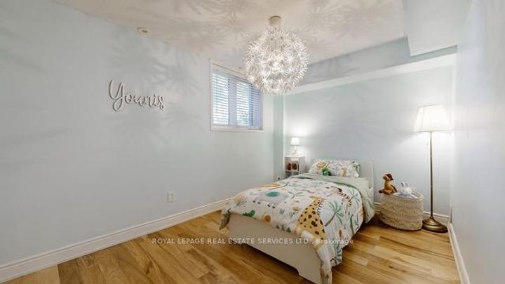 Photo 23 at 4 - 5050 Intrepid Drive, Churchill Meadows, Mississauga