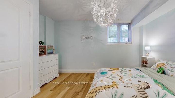 Photo 25 at 4 - 5050 Intrepid Drive, Churchill Meadows, Mississauga