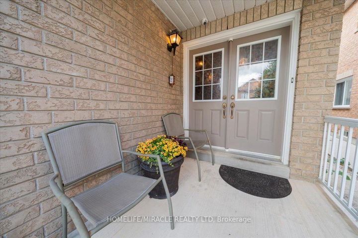 Photo 9 at 326 Albright Road, Fletcher's Creek Village, Brampton